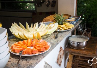 Frutas cortadas para o café da manhã